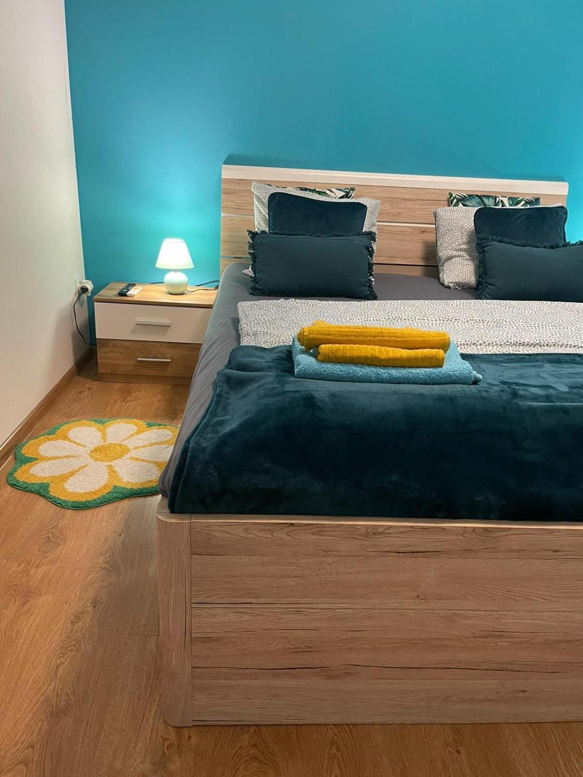 Velky Apartman Bratislava Exterior foto
